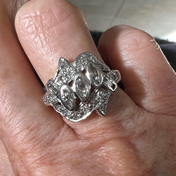 Vintage EREV Harold Freeman 14K Gold Diamond Ring - Picture 2 of 8